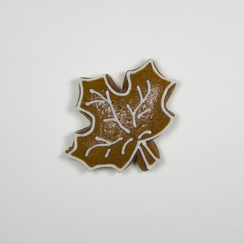Stainless steel cutter - maple leaf