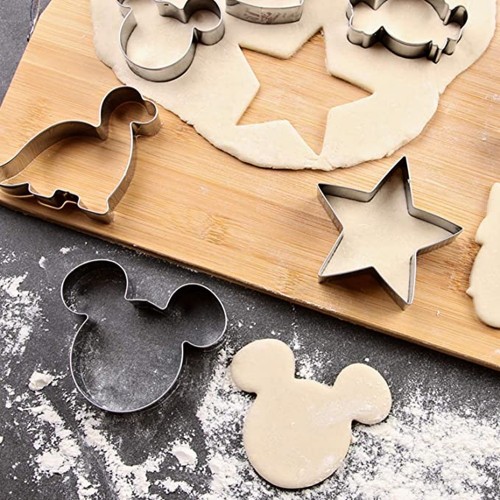 Set of metal cutters of cartoon characters XL - 7 pcs