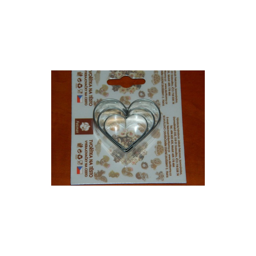 Set of cookie cutters - small hearts