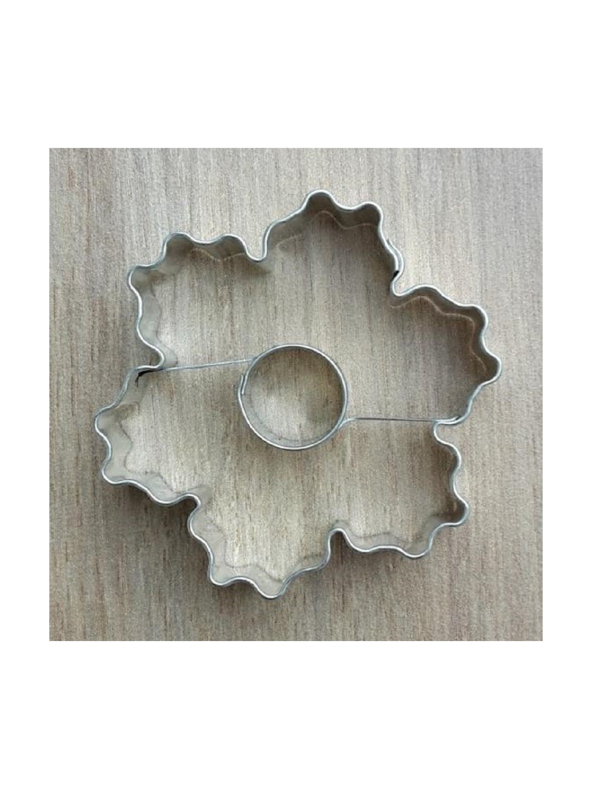 Cookie cutter - scalloped flower + wheel