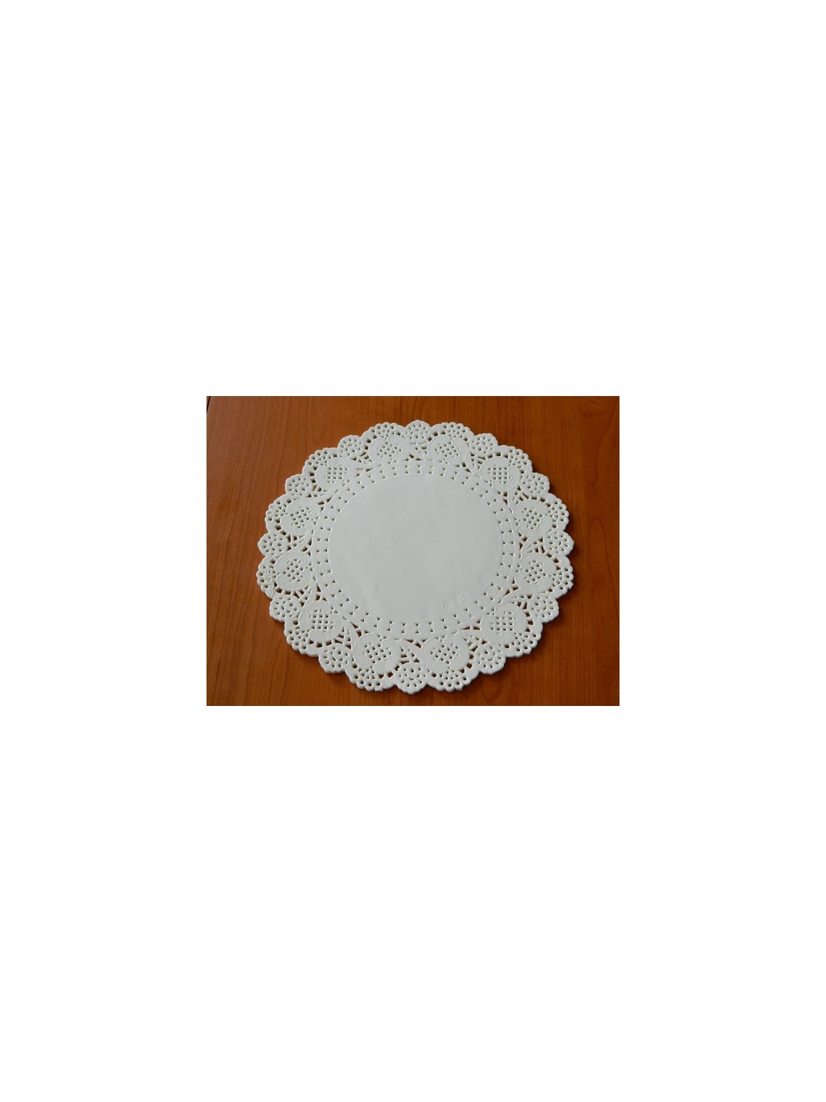 Paper doilies under the cake 21.5cm