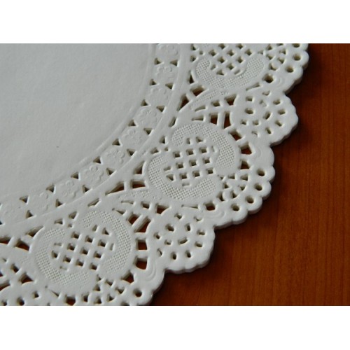 Paper doilies under the cake 21.5cm