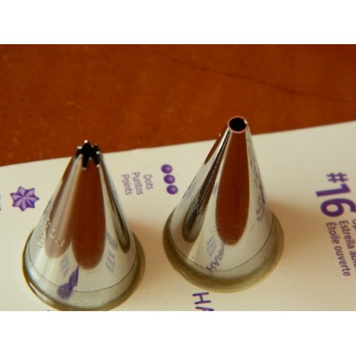 Wilton piping tip set - smooth no.3 + open star no.16