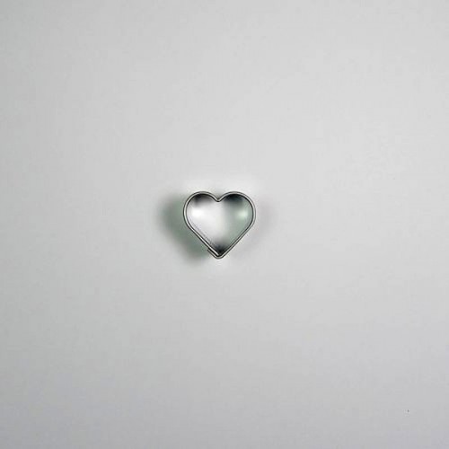 Stainless steel cookie cutter - center heart 1.9cm.