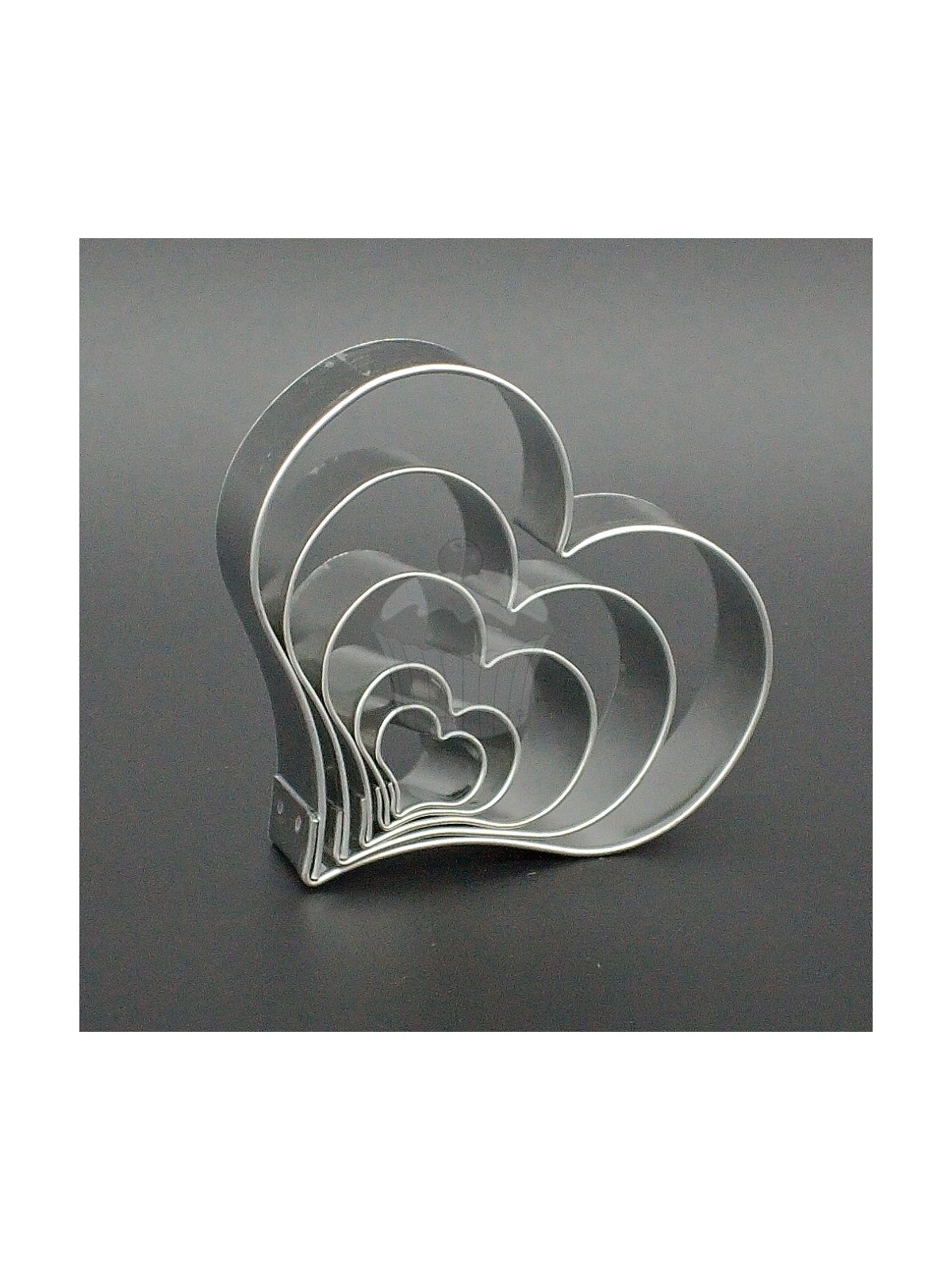 Cookie cutters - set of 5 heart-shaped ones.