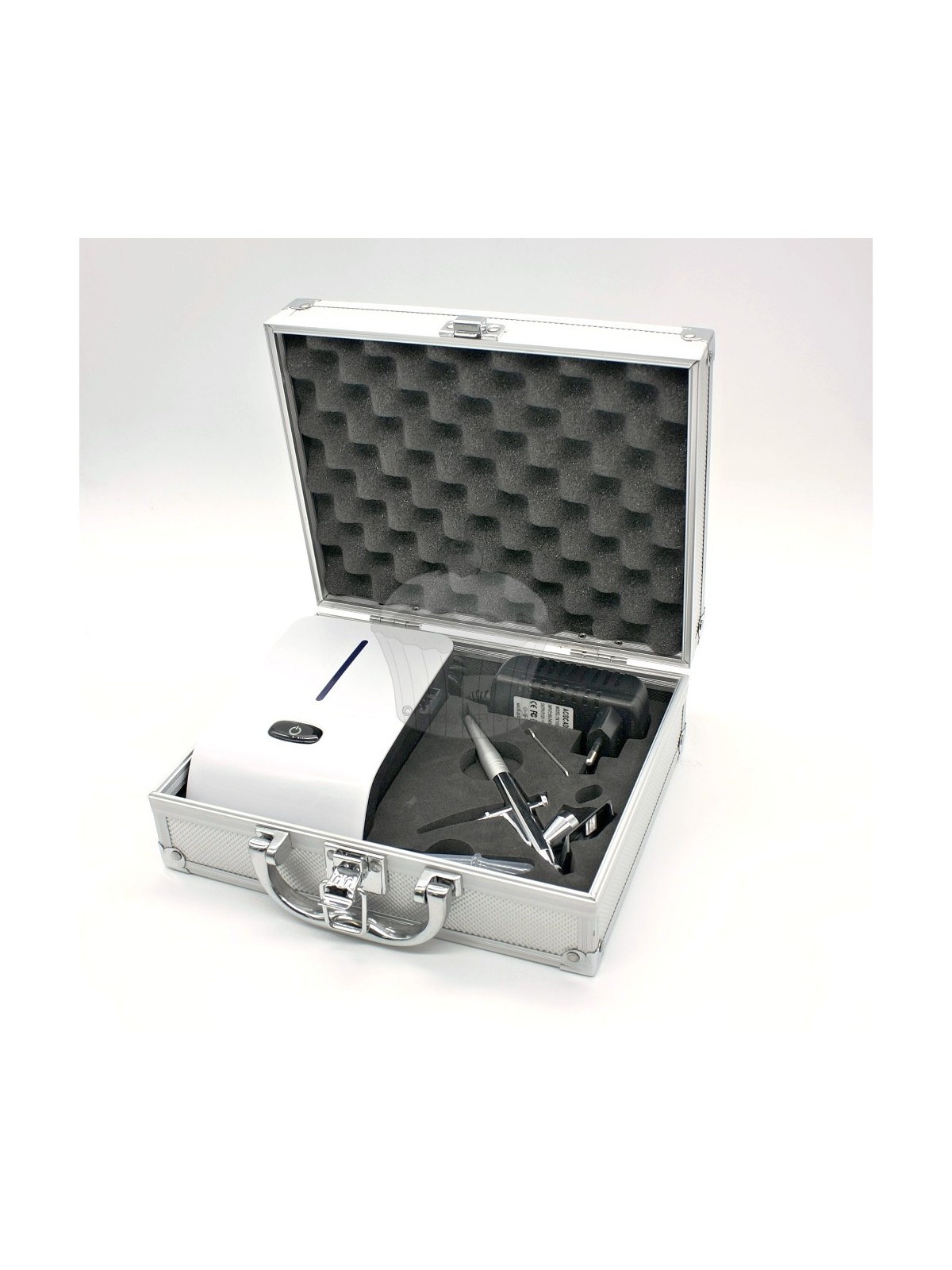 Airbrush kit in a suitcase - white / black 25 PSI